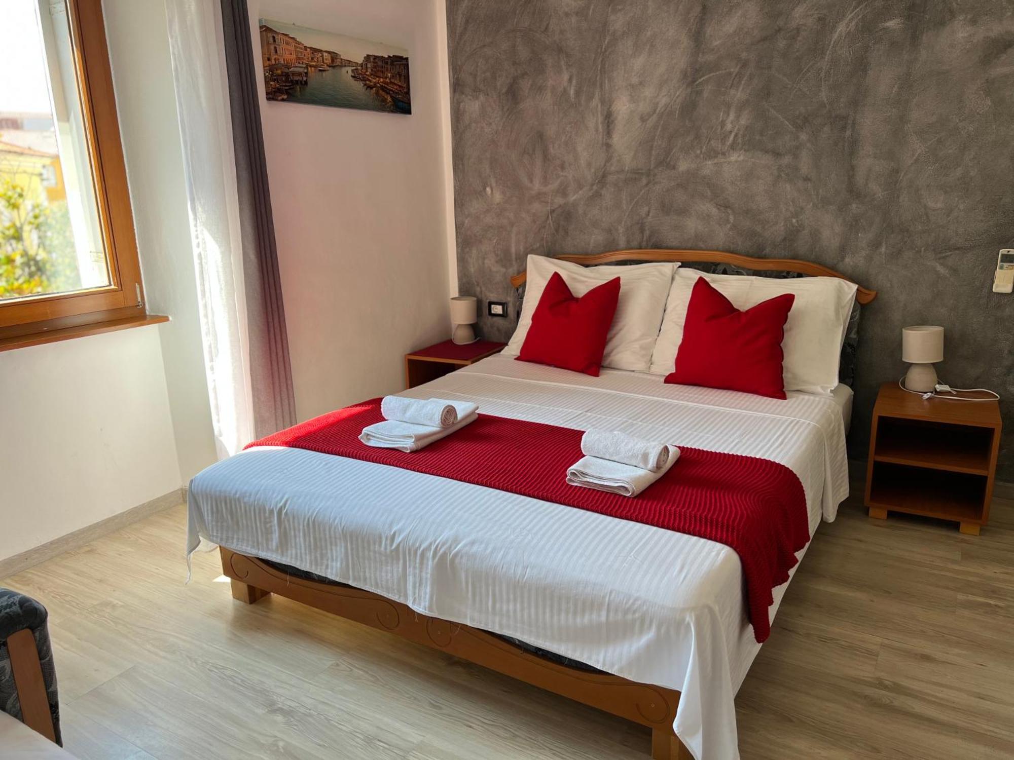 Rooms Valentino بوريتش المظهر الخارجي الصورة
