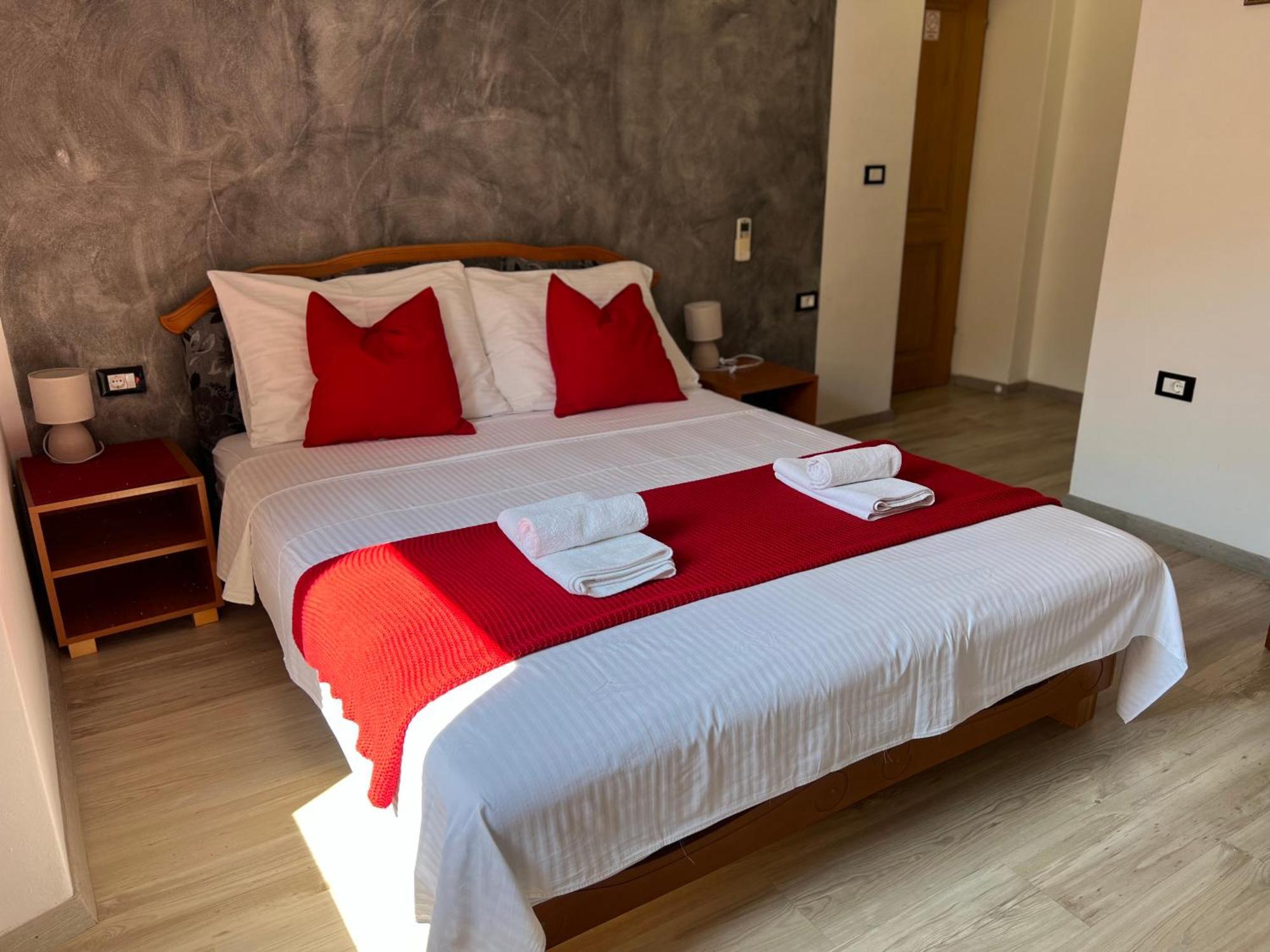 Rooms Valentino بوريتش المظهر الخارجي الصورة